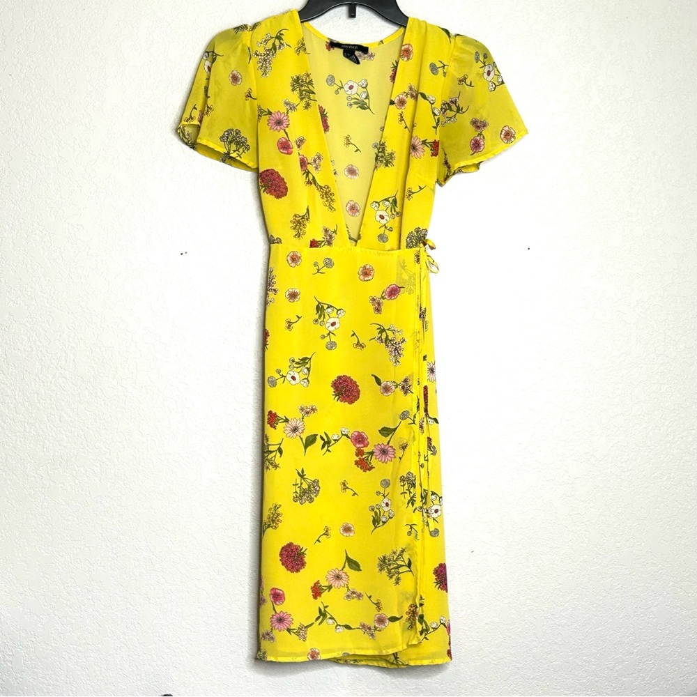 Forever 21 Yellow Floral Wrap Dress Size Small - Picture 1 of 6